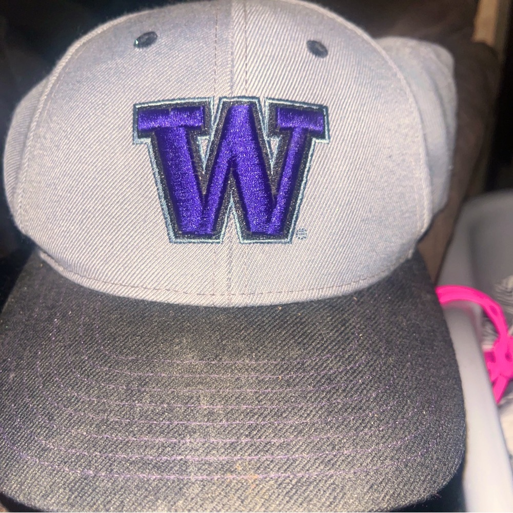 UW HAT